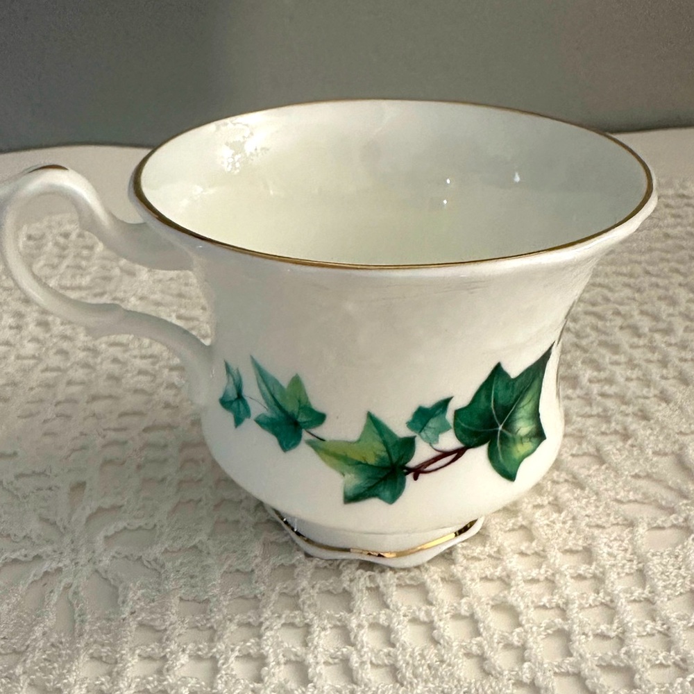 Vintage Crown Dorset Fine Bone China Staffordshire Fine Ceramics Teacup Mug